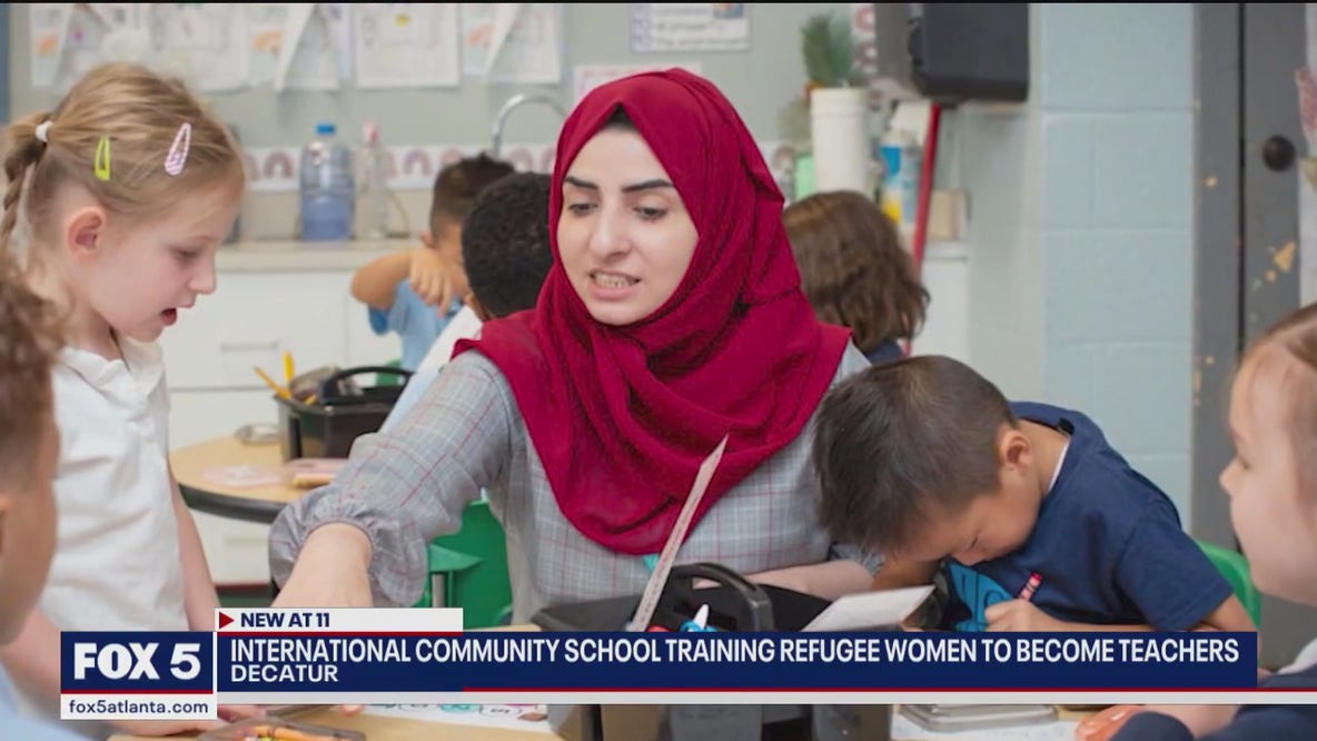 School trains refugee women as teachers